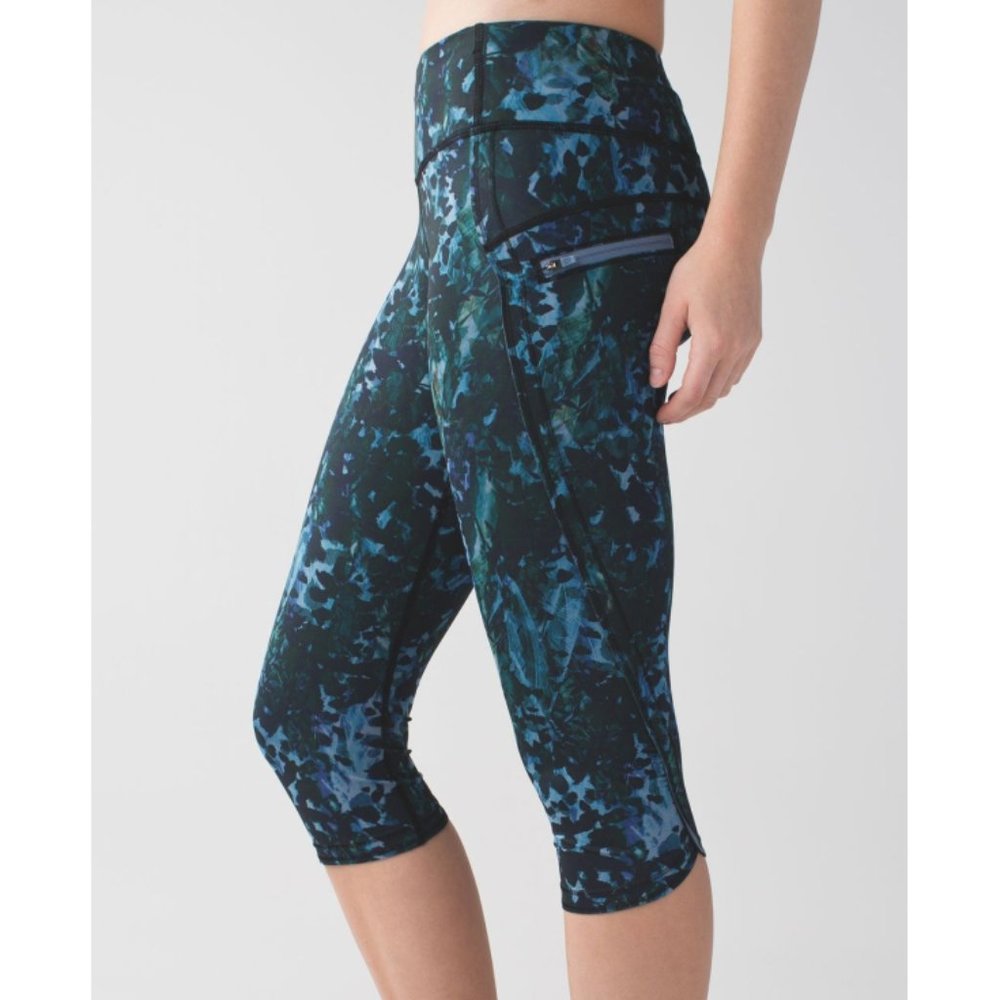 Lululemon Top Speed Crops Floral Backdrop Exercise Running Skinny Capri Pants 2